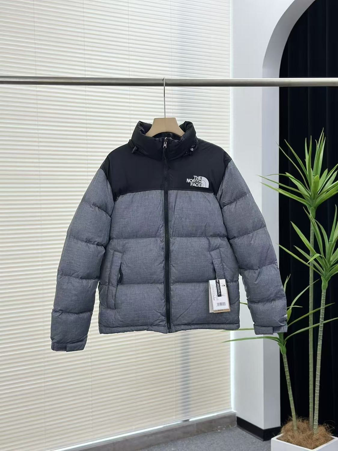 Unisex stand-collar embroidered thickened down jacket