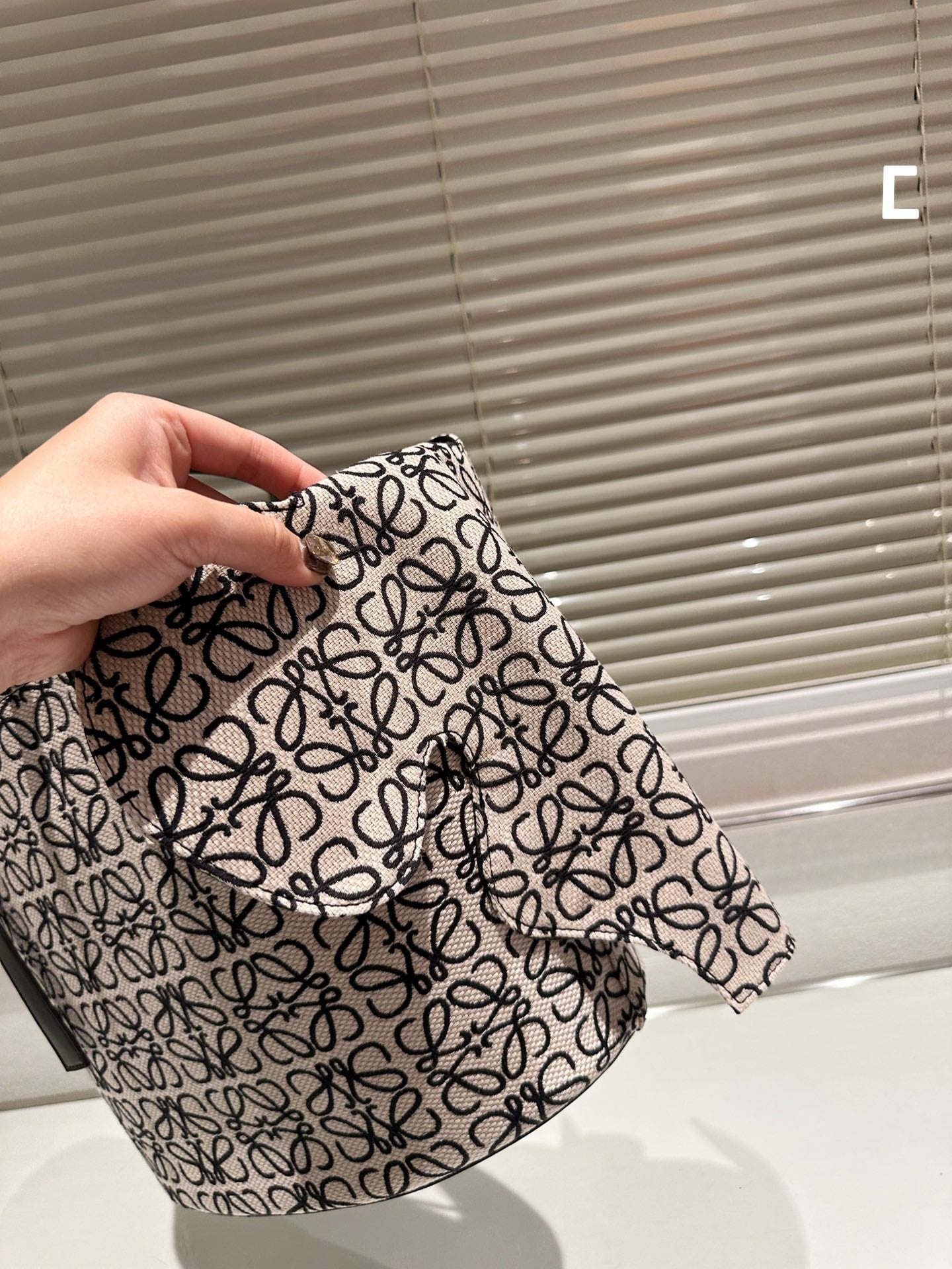 New small elephant shopping bag