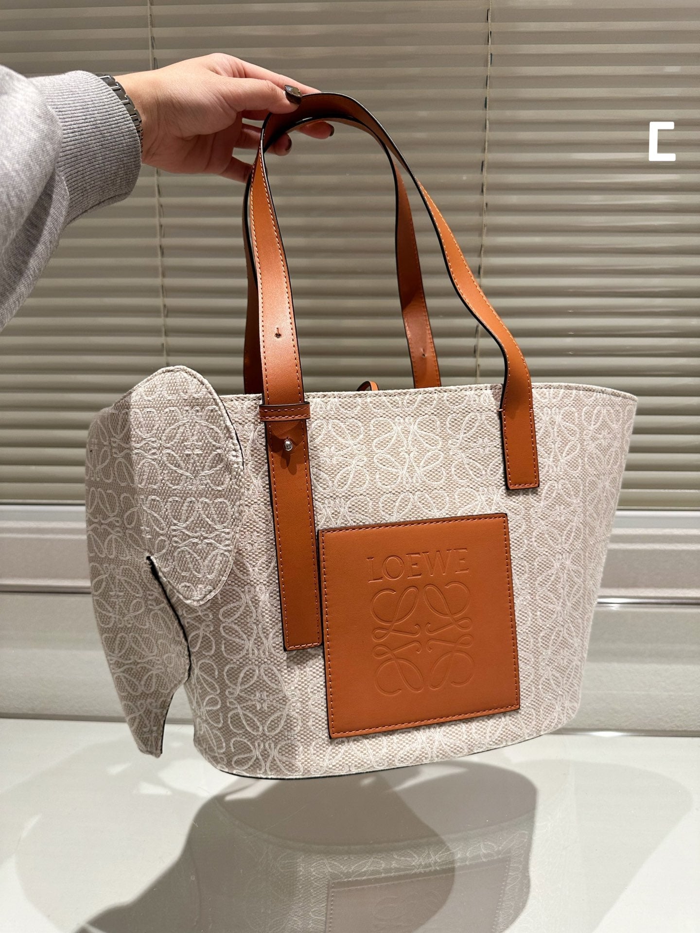 New small elephant shopping bag