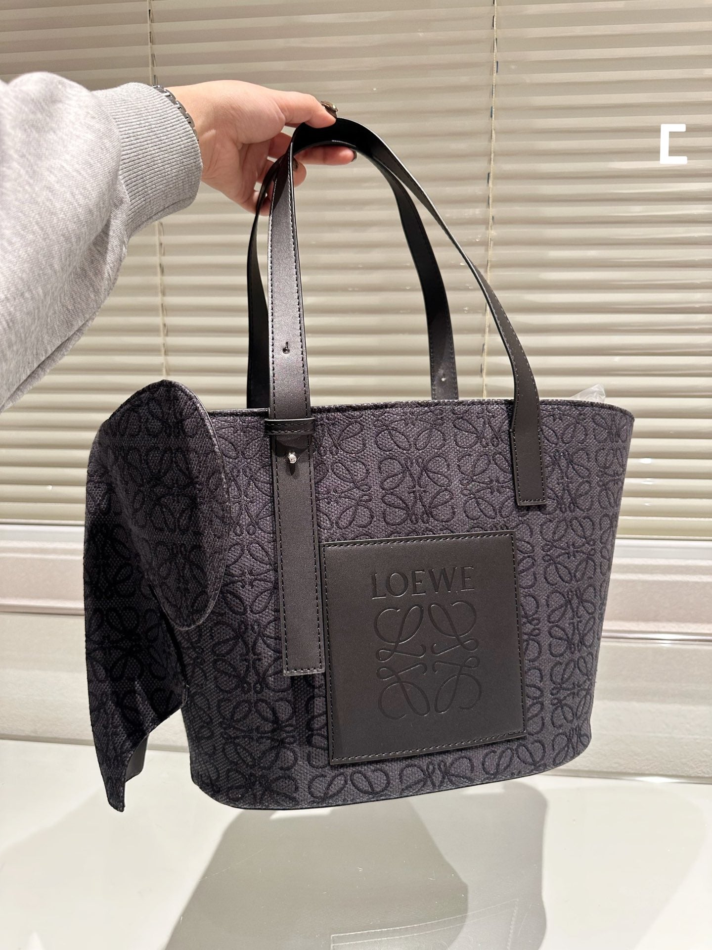 New small elephant shopping bag