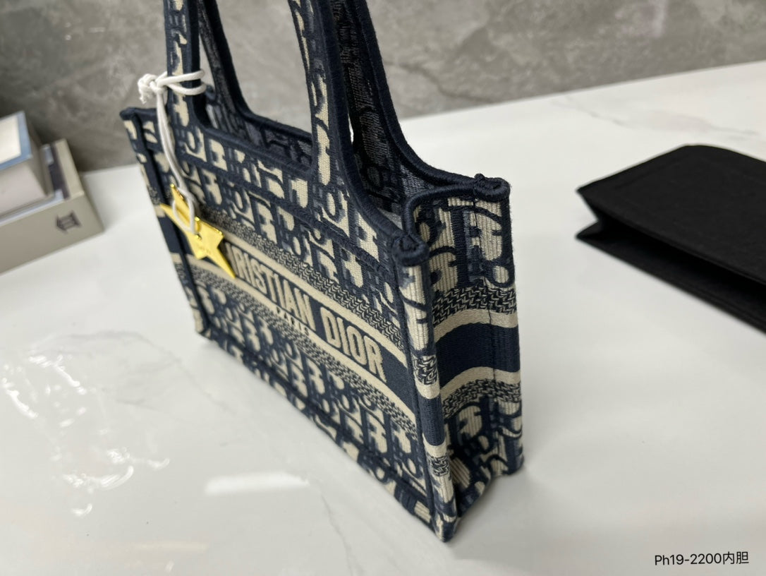 DR Embroidered Tot Bag