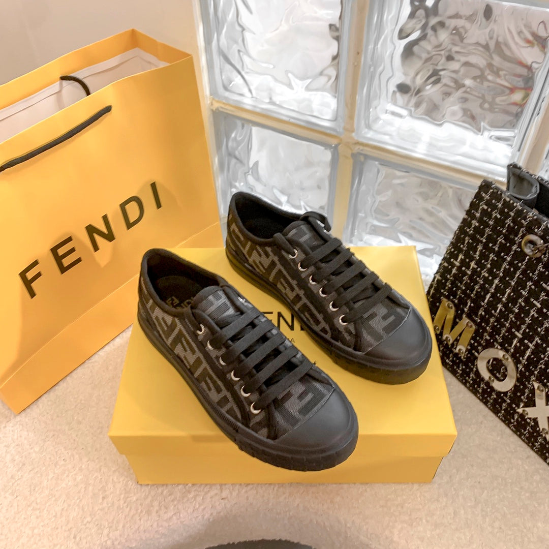 FD Low Top Canvas Shoes