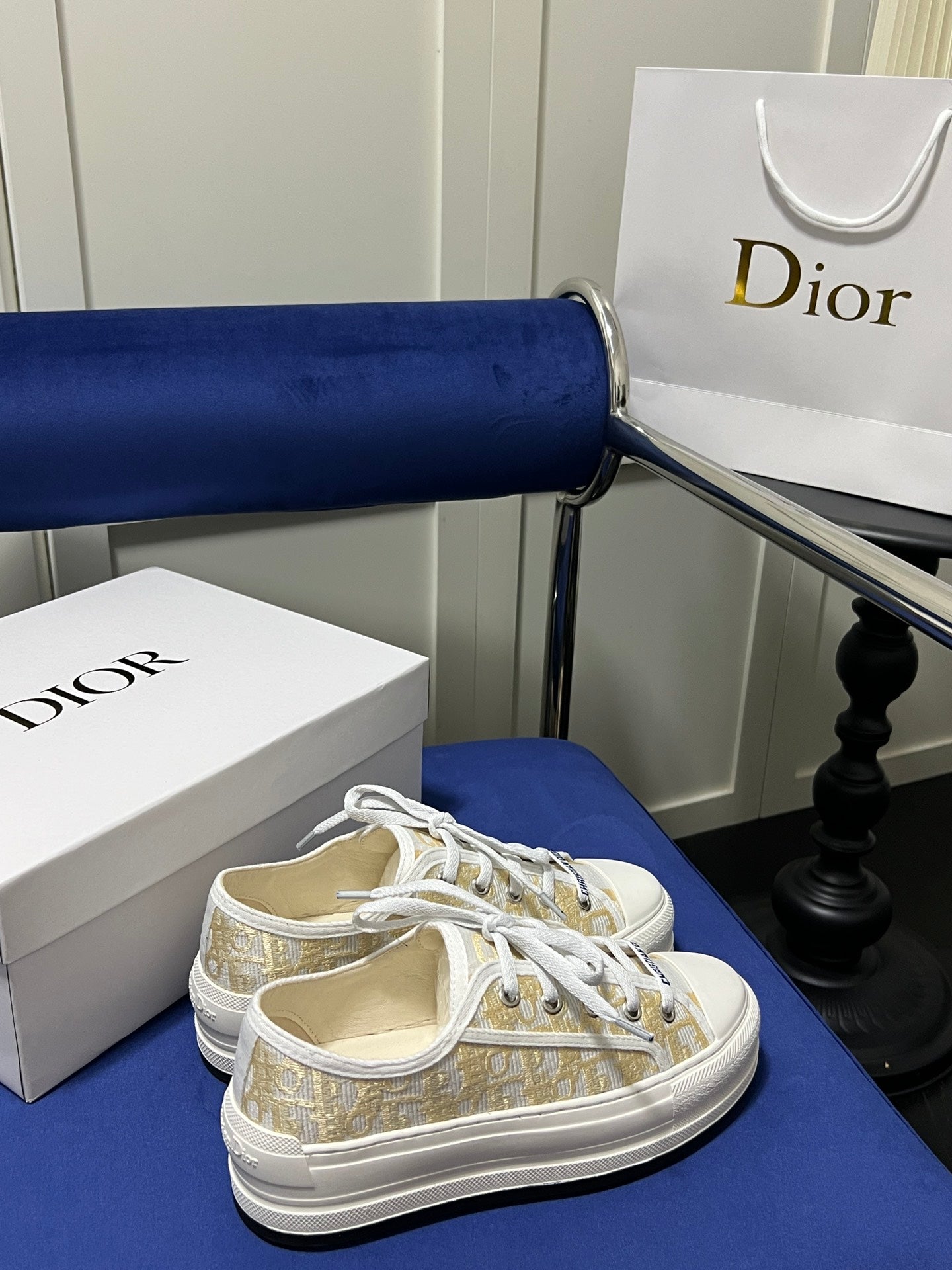 DIO*New muffin thick bottom embroidered canvas shoes