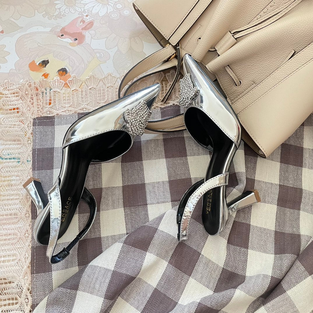 VE* 23 new Medusa sandals