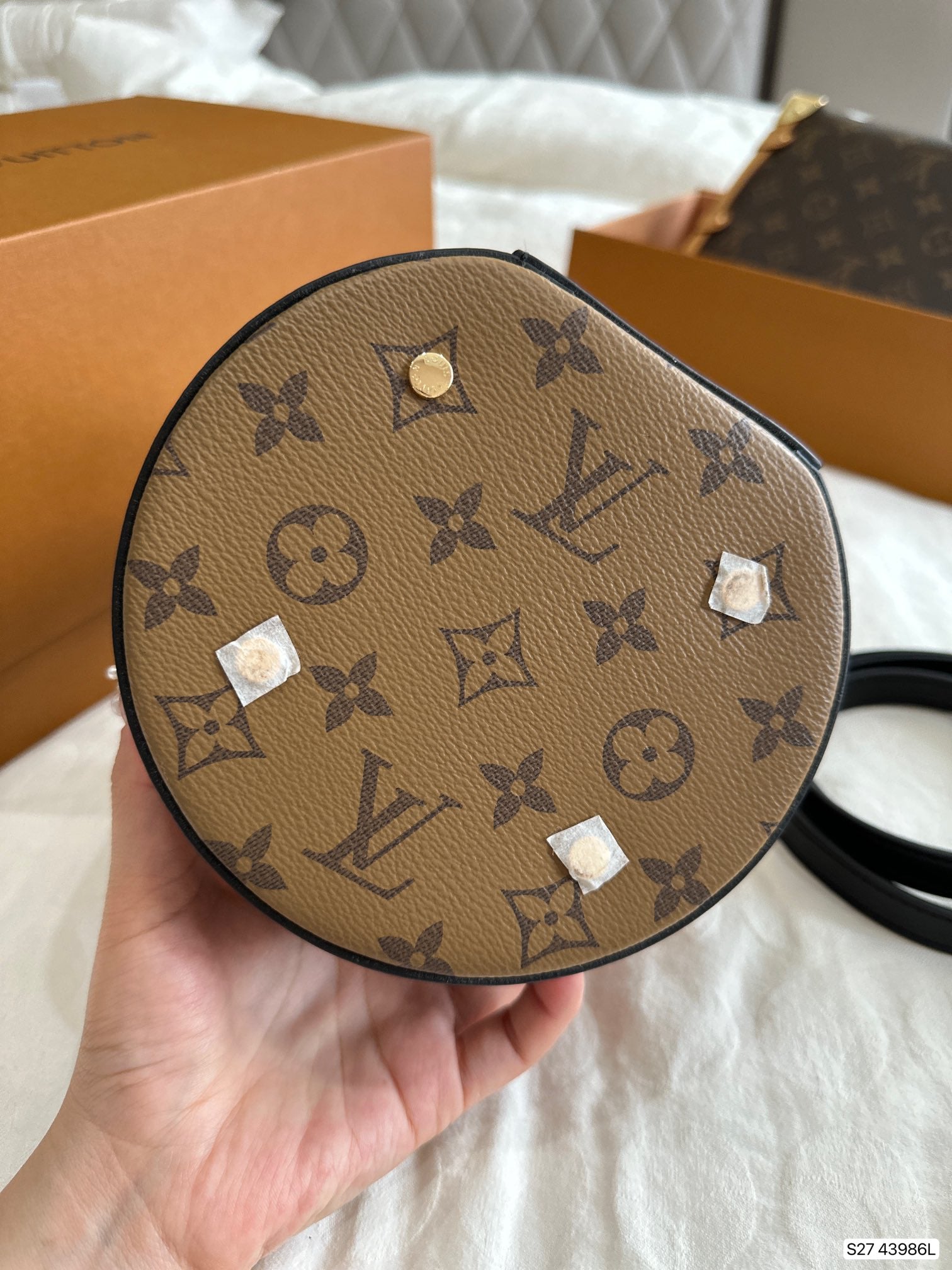 LO* fortune bucket bag