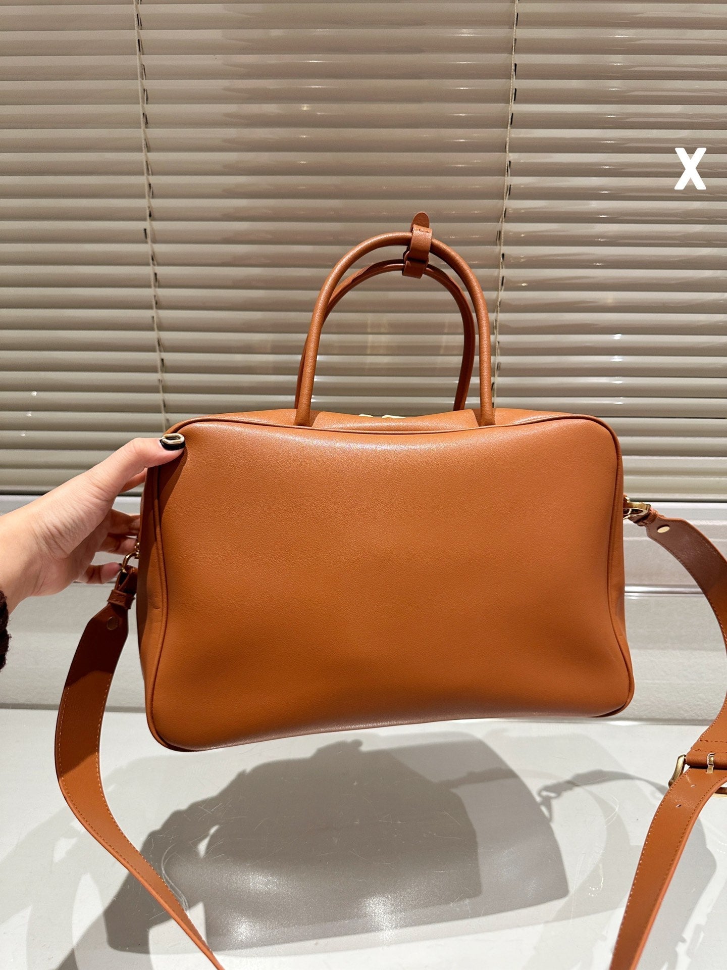 MI* cowhide attendance bag