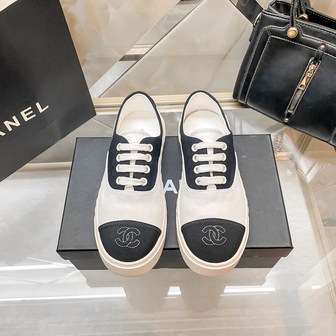 CHA* 24 new white shoes