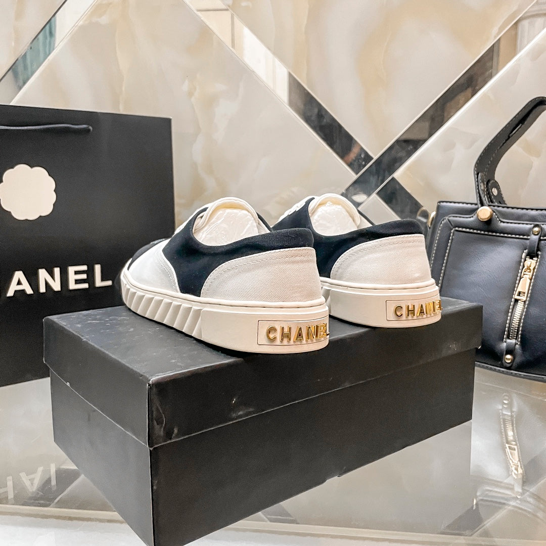 CHA* 24 new white shoes