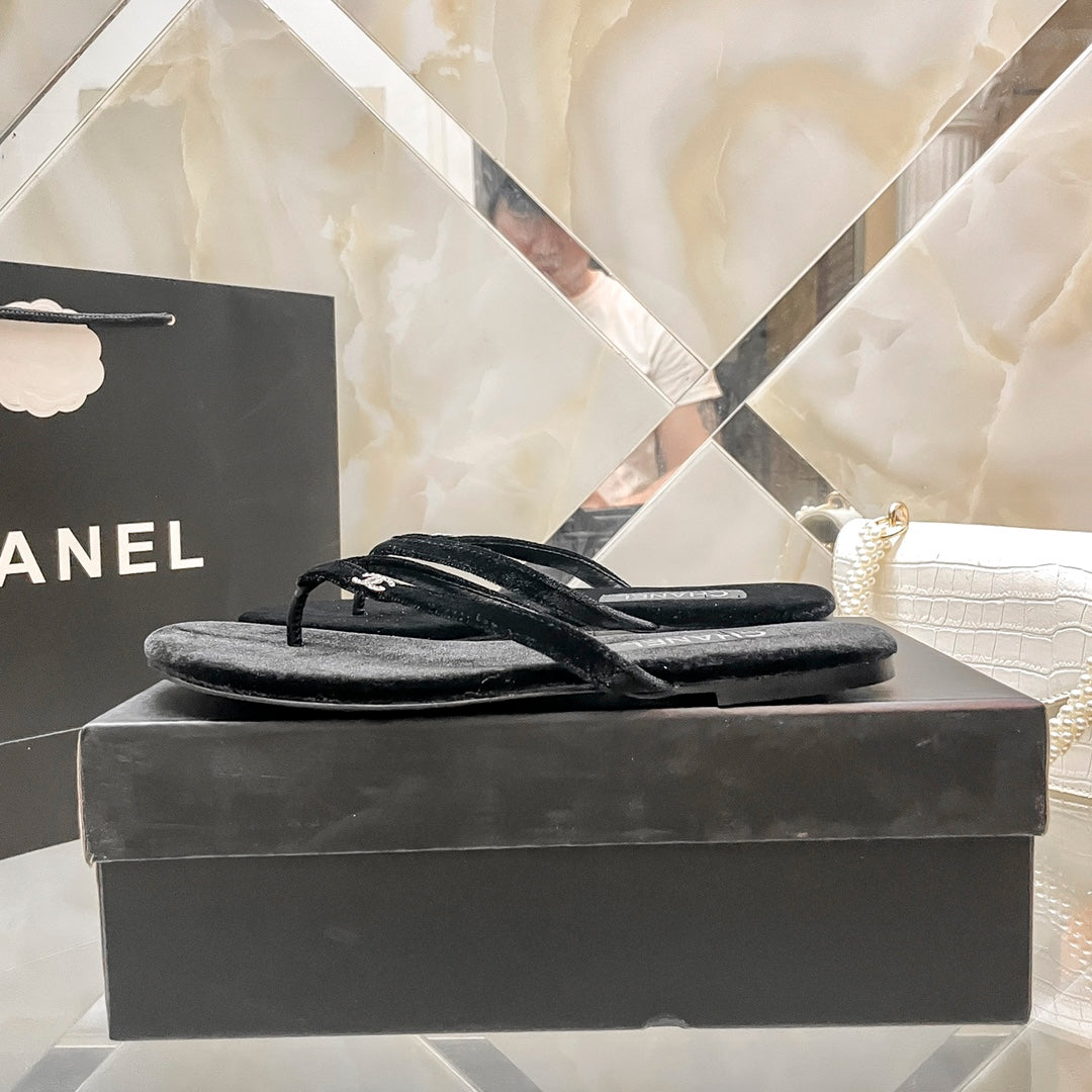 CHAN* 24 new flat slippers