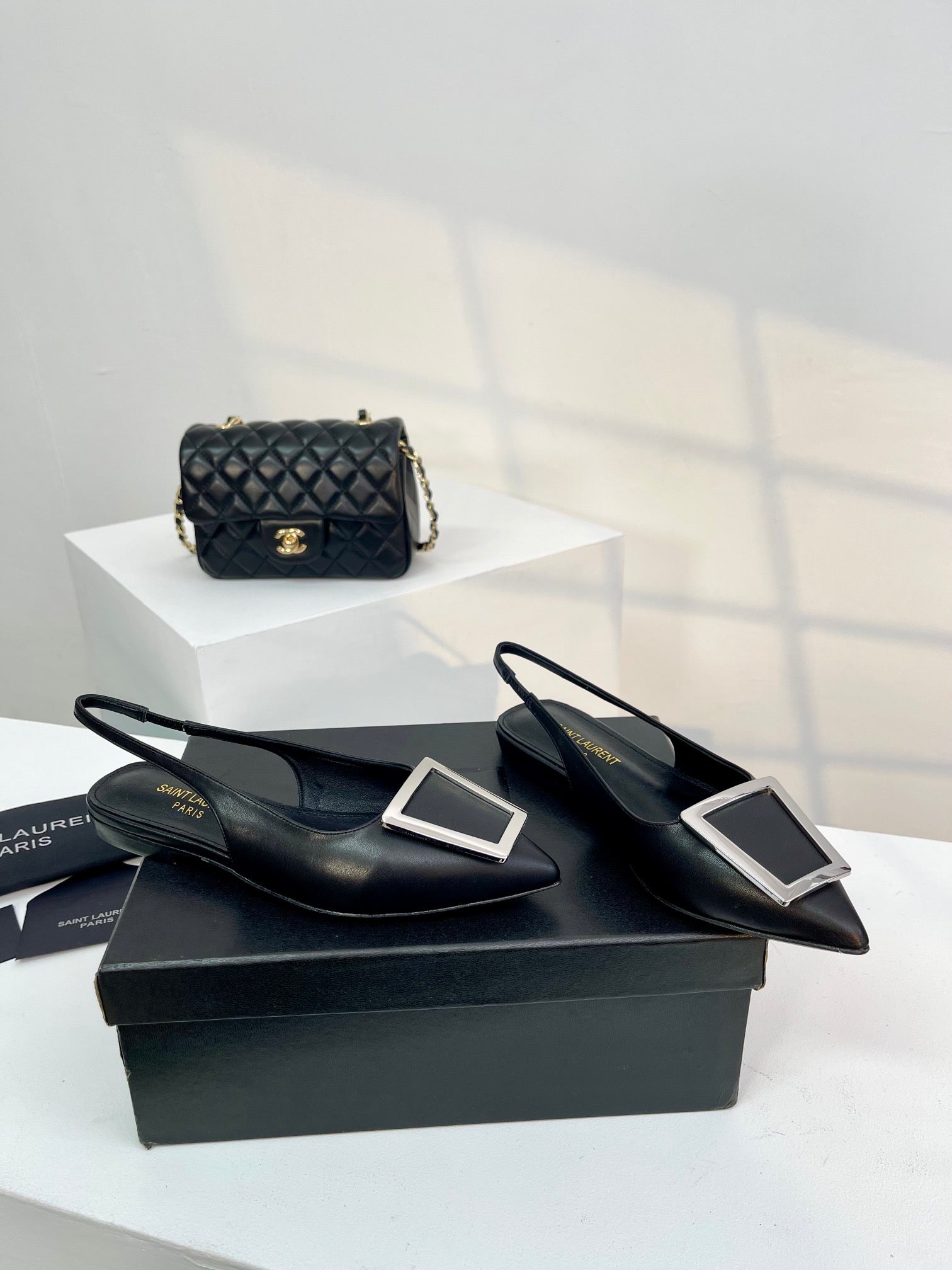 YS* 24 new empty shoes