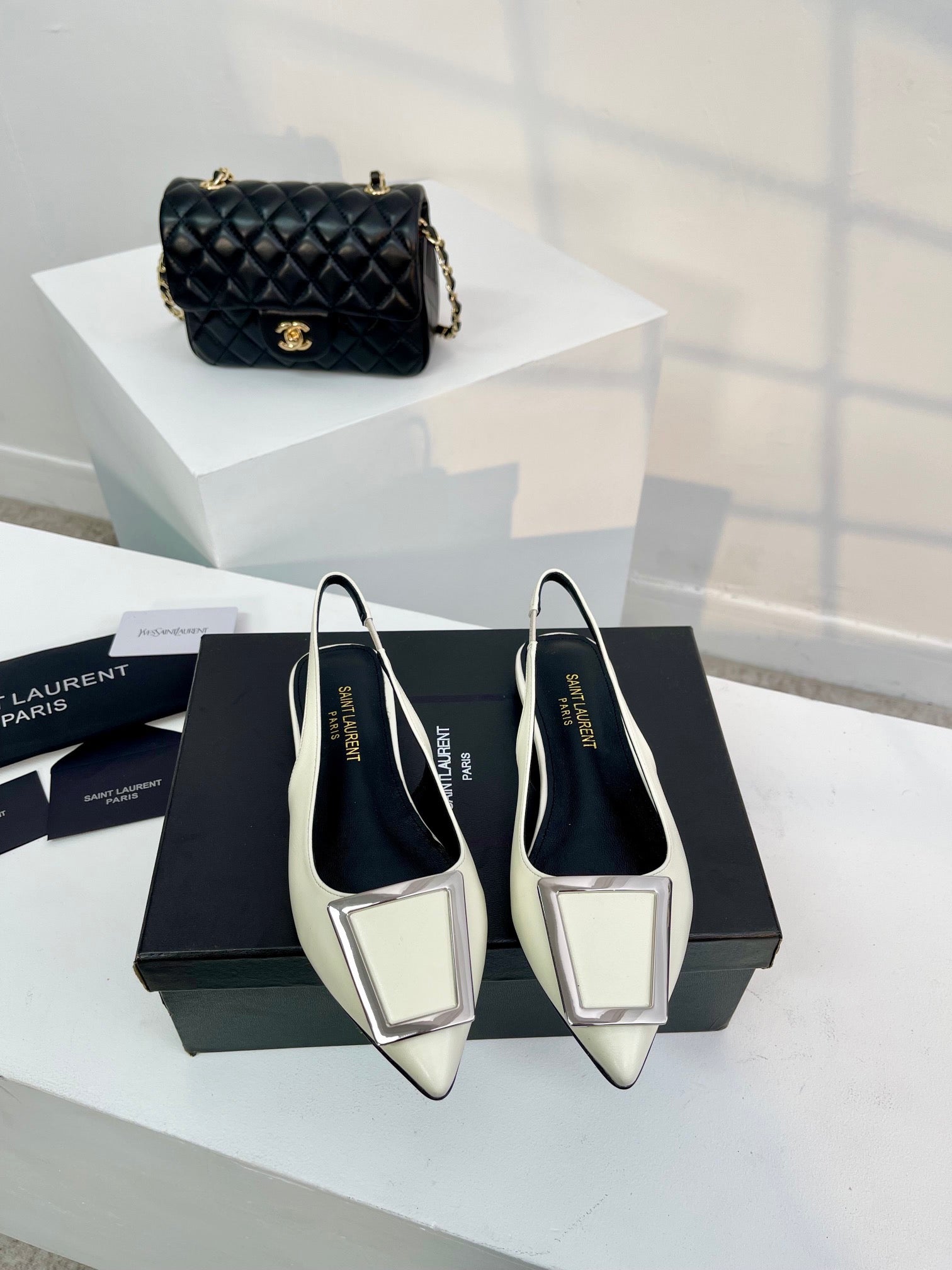 YS* 24 new empty shoes