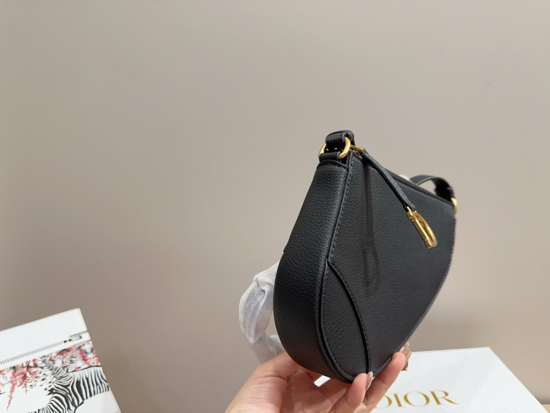 DIO* new saddle bag