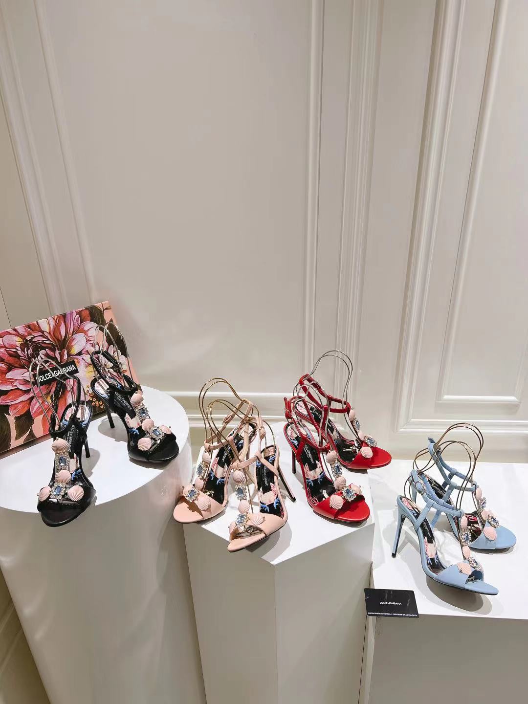 Dolc* & Gabb* 24 new high-heeled sandals