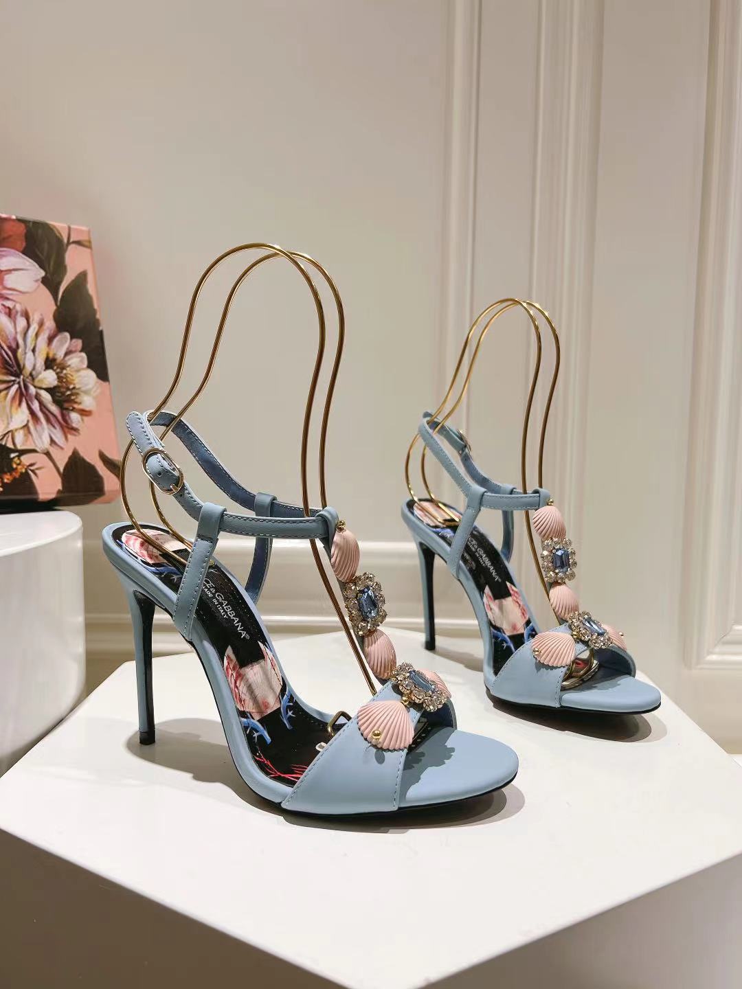 Dolc* & Gabb* 24 new high-heeled sandals