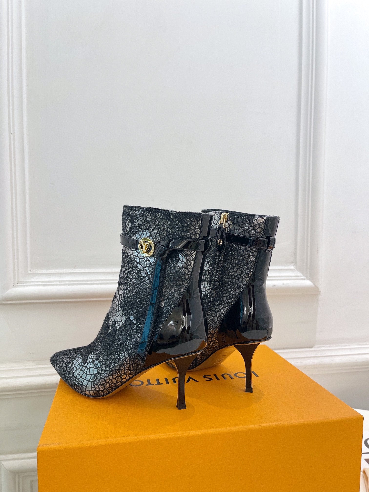 LOU* 24SS STELLAR pointed toe ankle boots 1:1 VIP