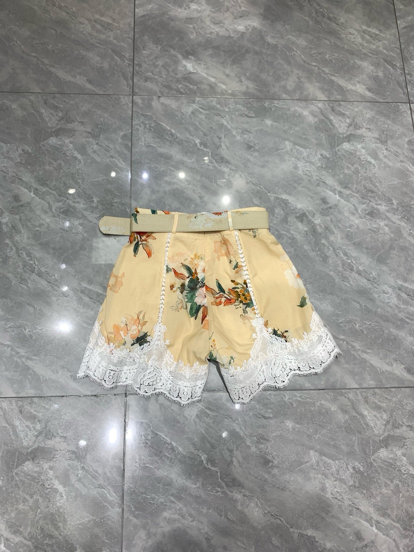 ZIMMERM* Stand-up collar lace top + shorts set