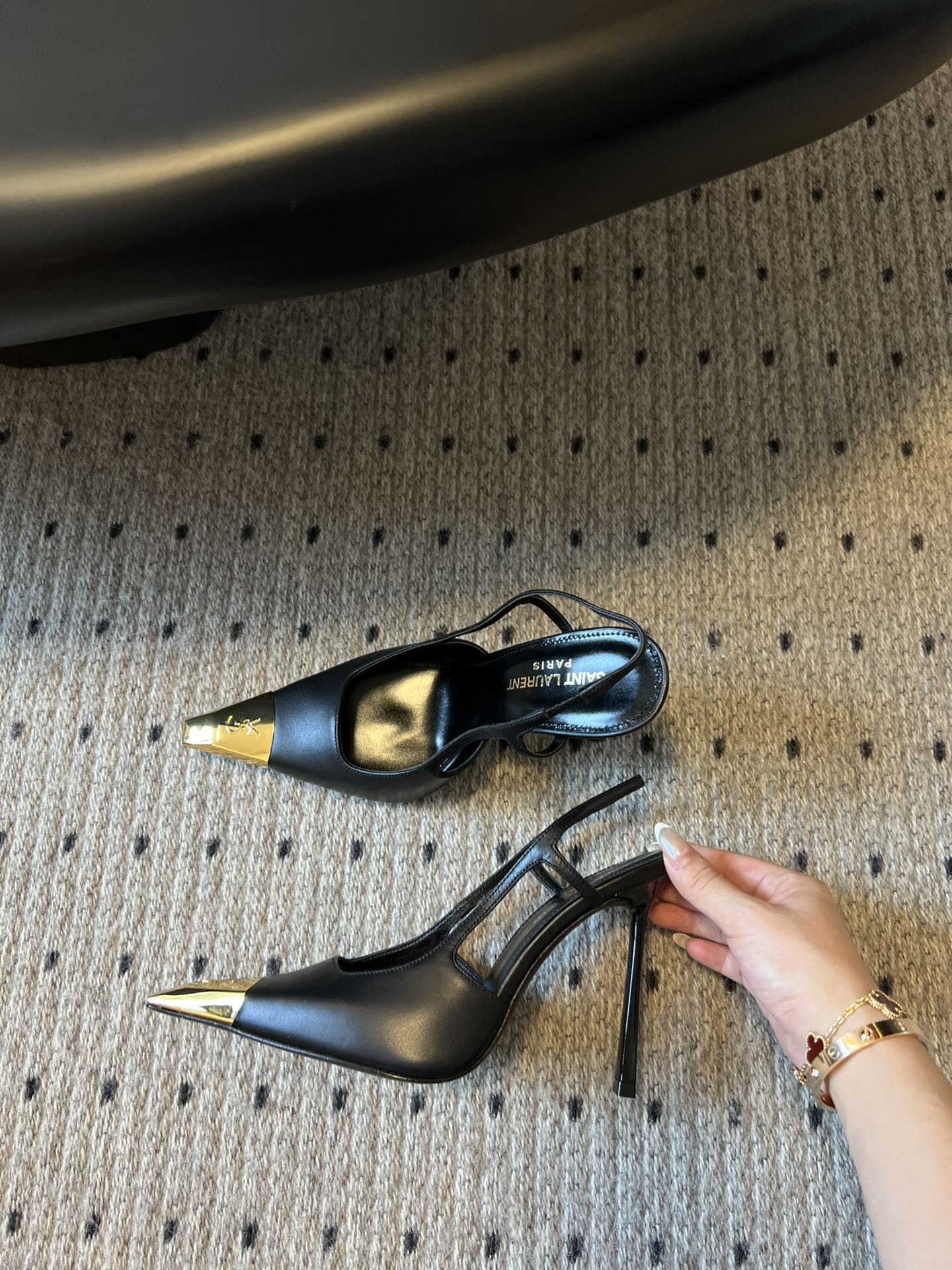 YSL*Metallic Toe Sandals