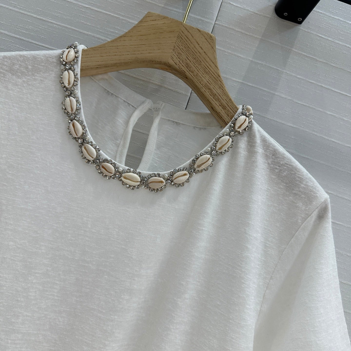 ZIM* 25SS Shell Crystal Collar T-shirt