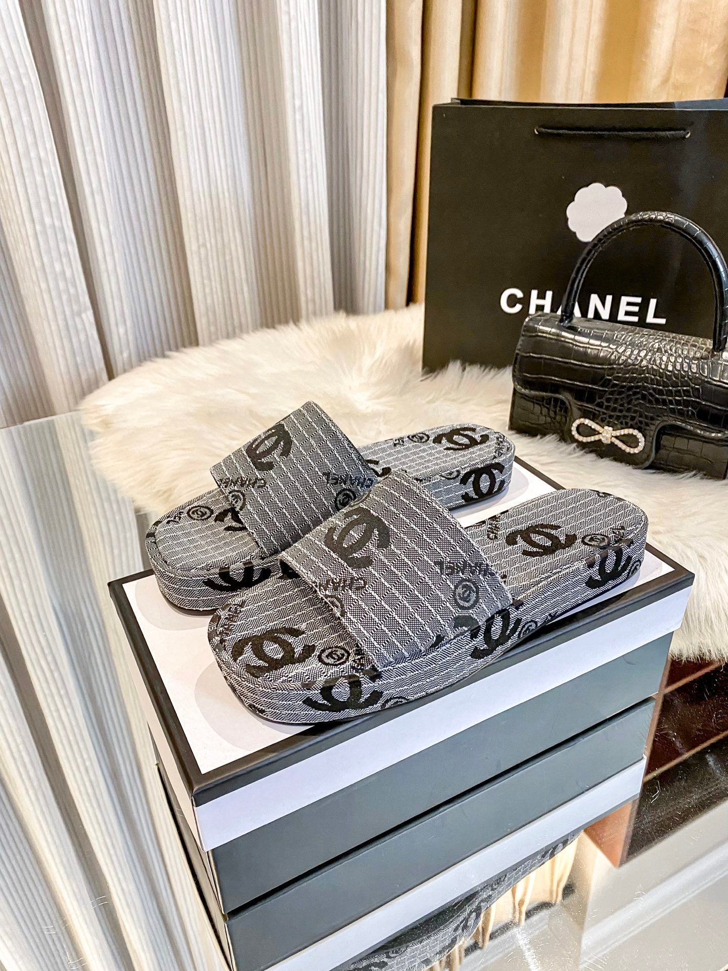 CHA* 25 new slippers