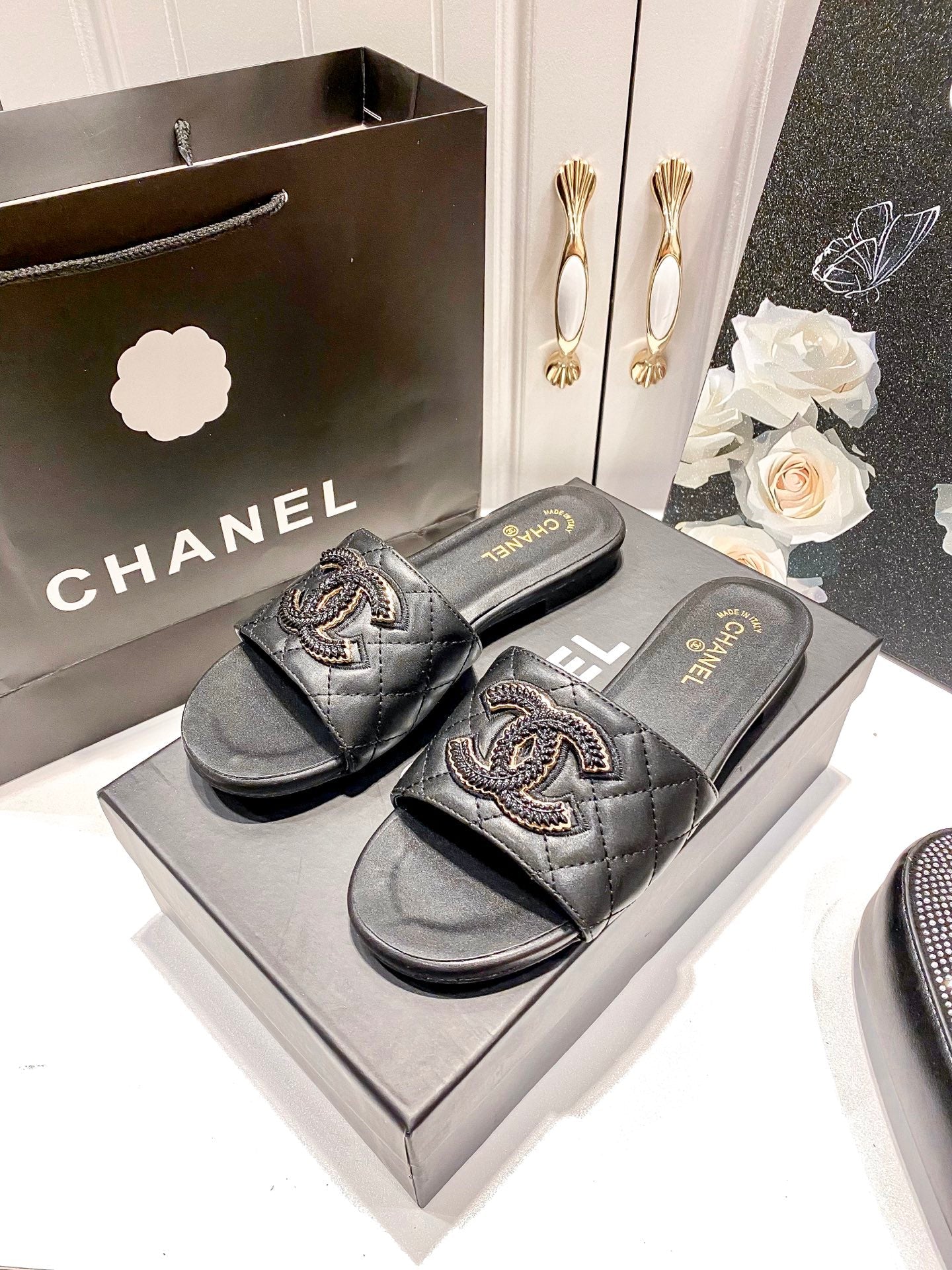 CHA* 25 new block heel/flat slippers