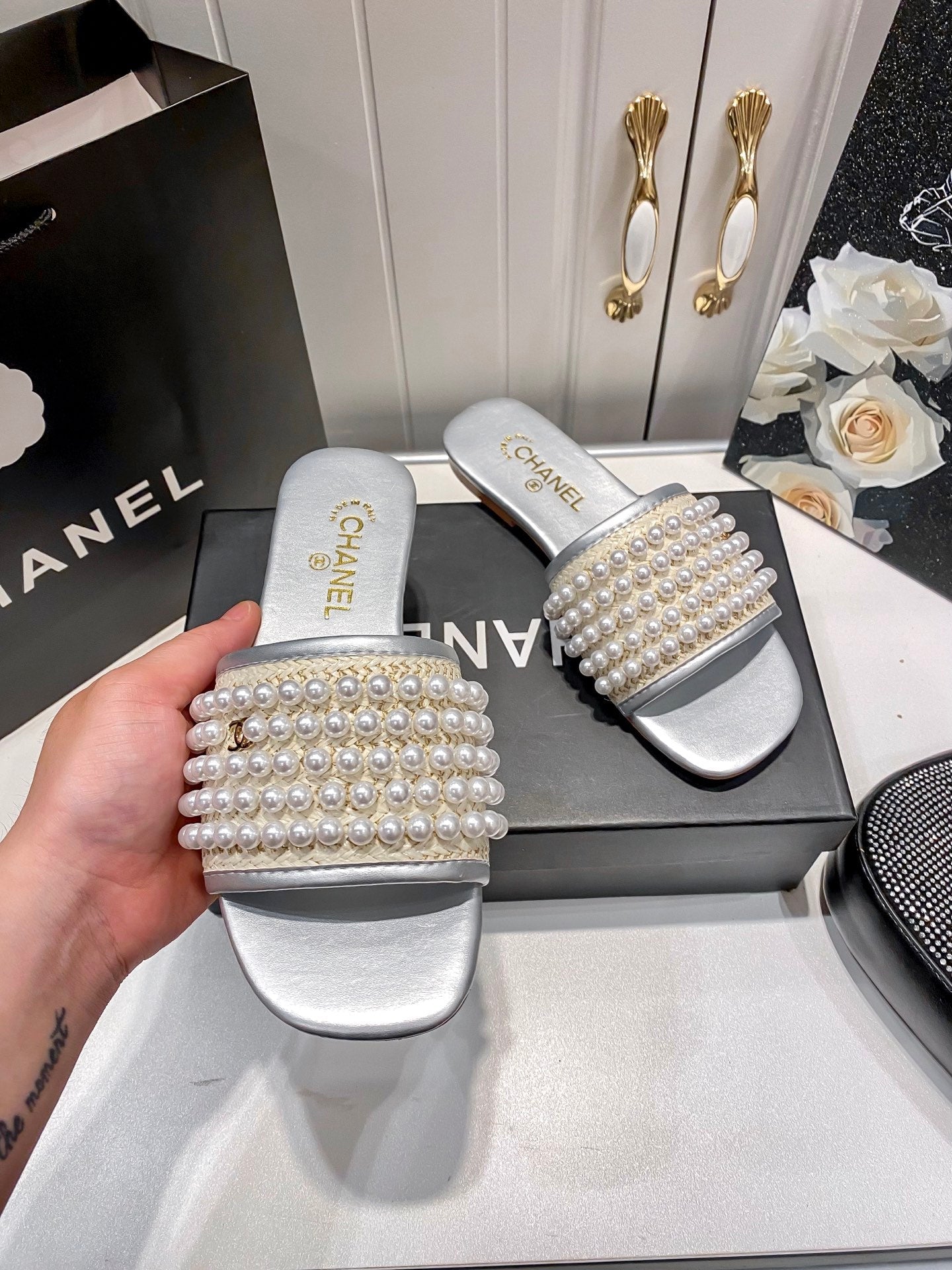 CHAN* 25 Pearl Flat Slippers