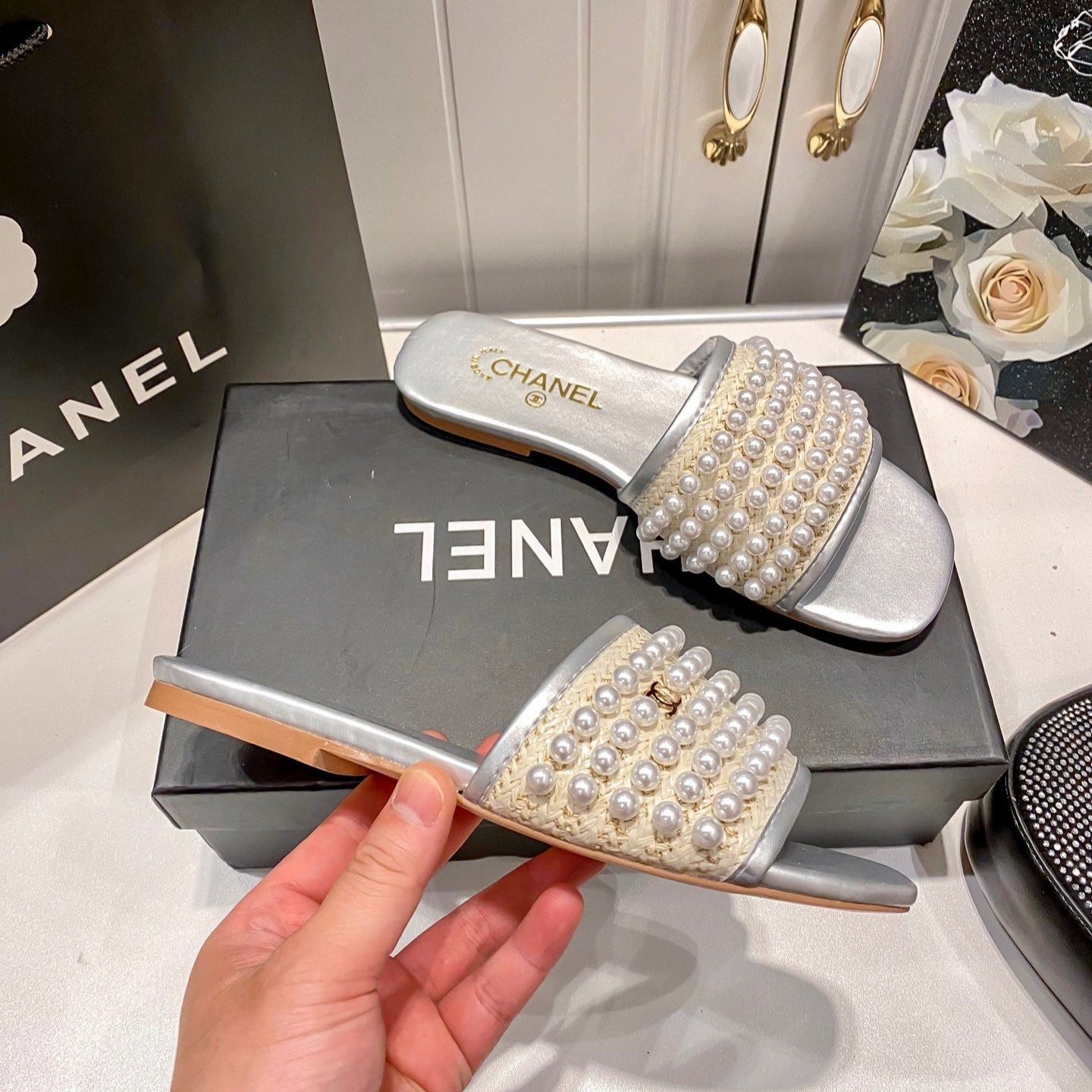 CHAN* 25 Pearl Flat Slippers