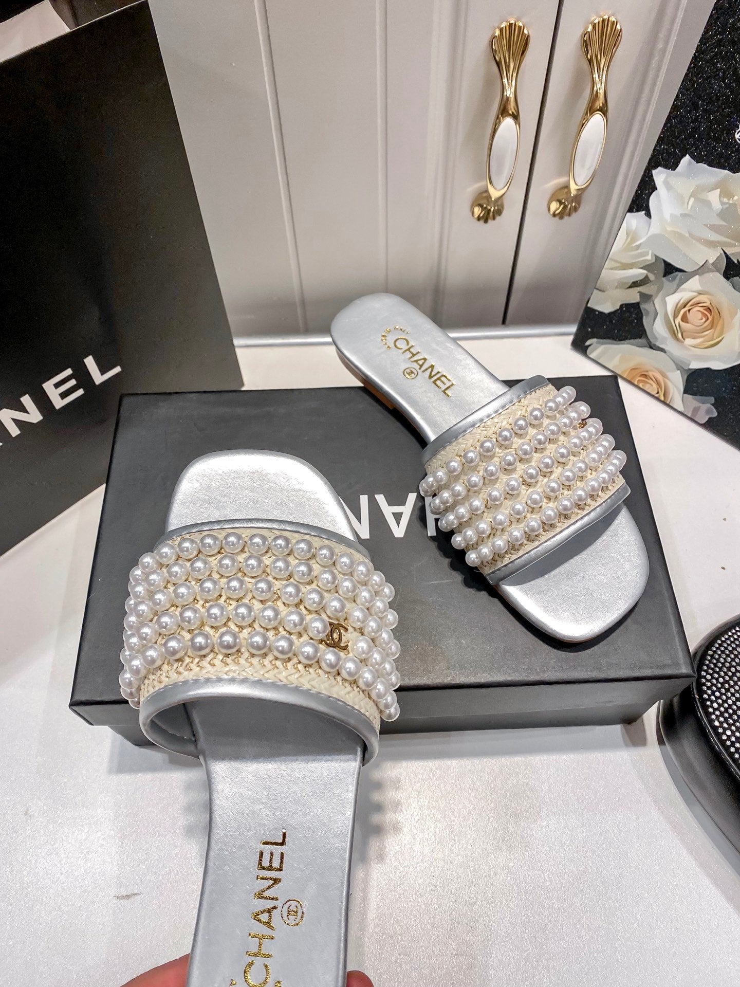 CHAN* 25 Pearl Flat Slippers