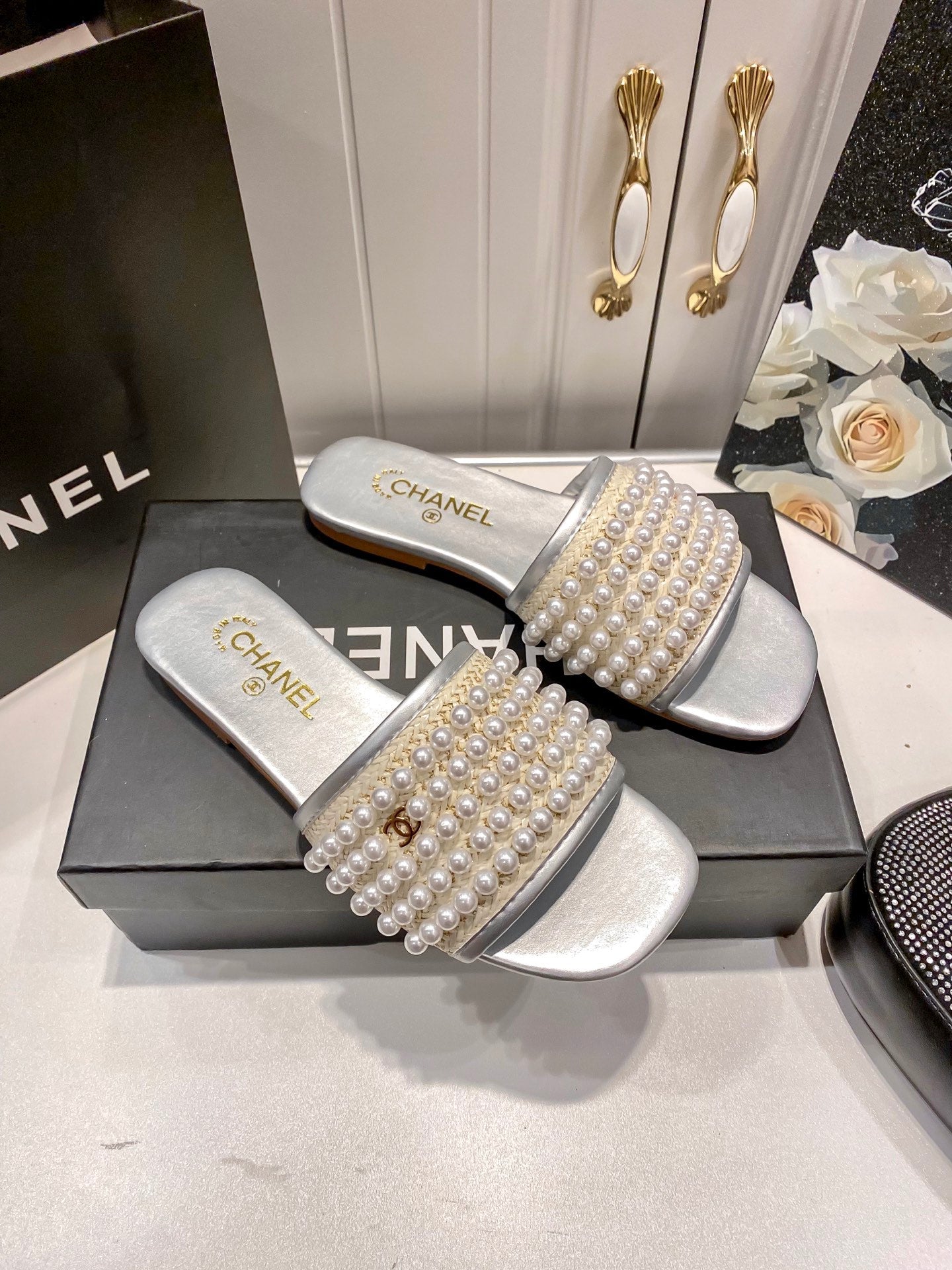 CHAN* 25 Pearl Flat Slippers