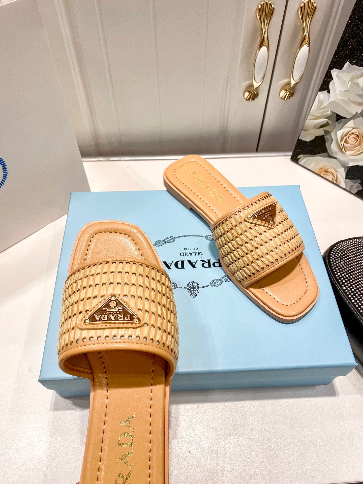 PRA* 25 Woven Slippers