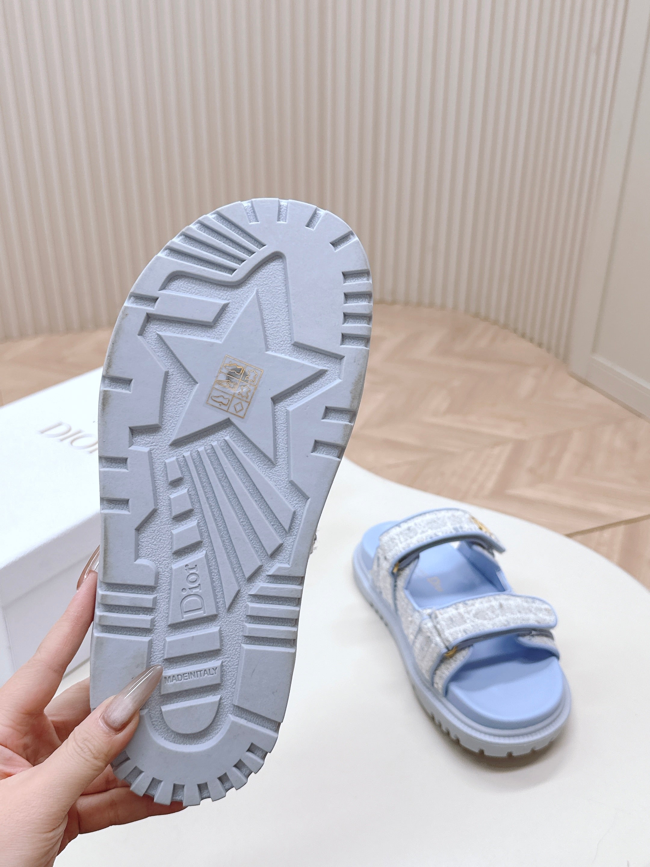 DIO* 25SS Velcro Sandals VIP