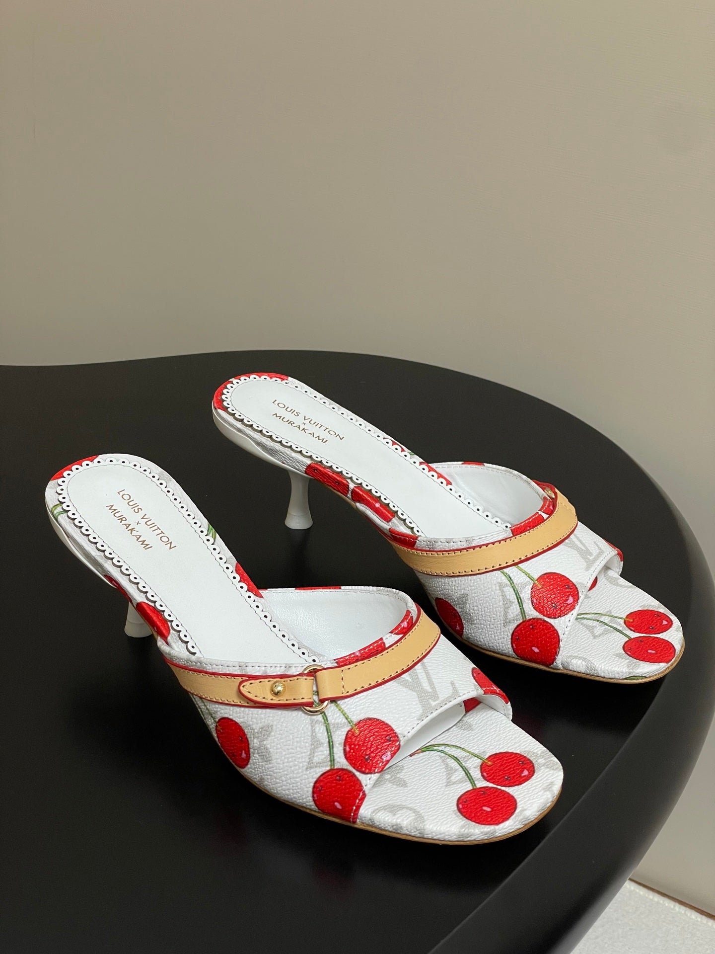 LOU* 25SS Slides VIP