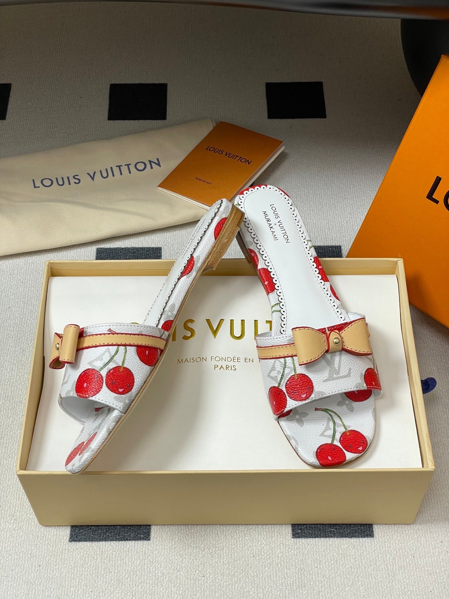 LOU* 25SS cherry slippers VIP