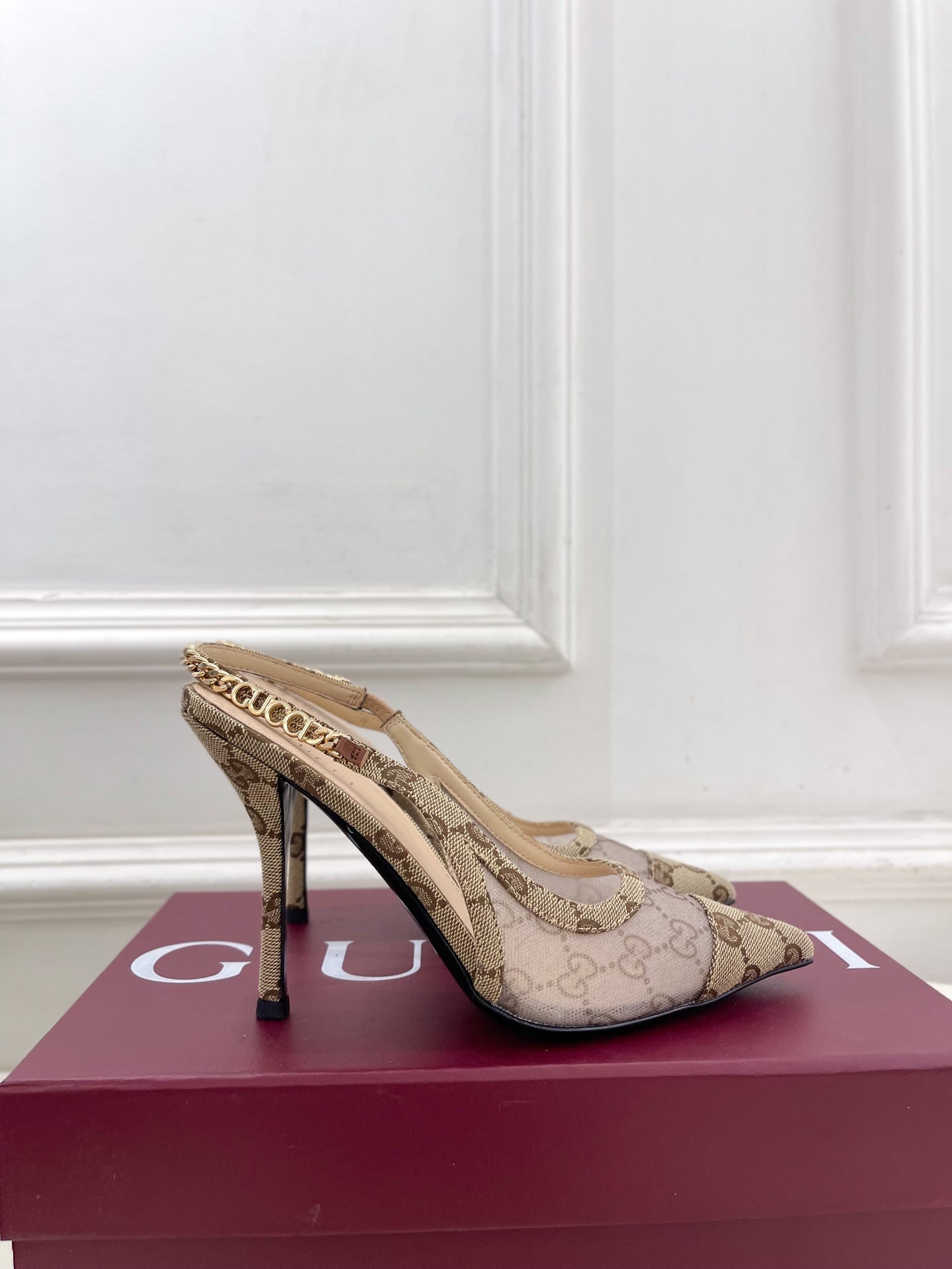 GU* 25SS pointed high heel sandals VIP