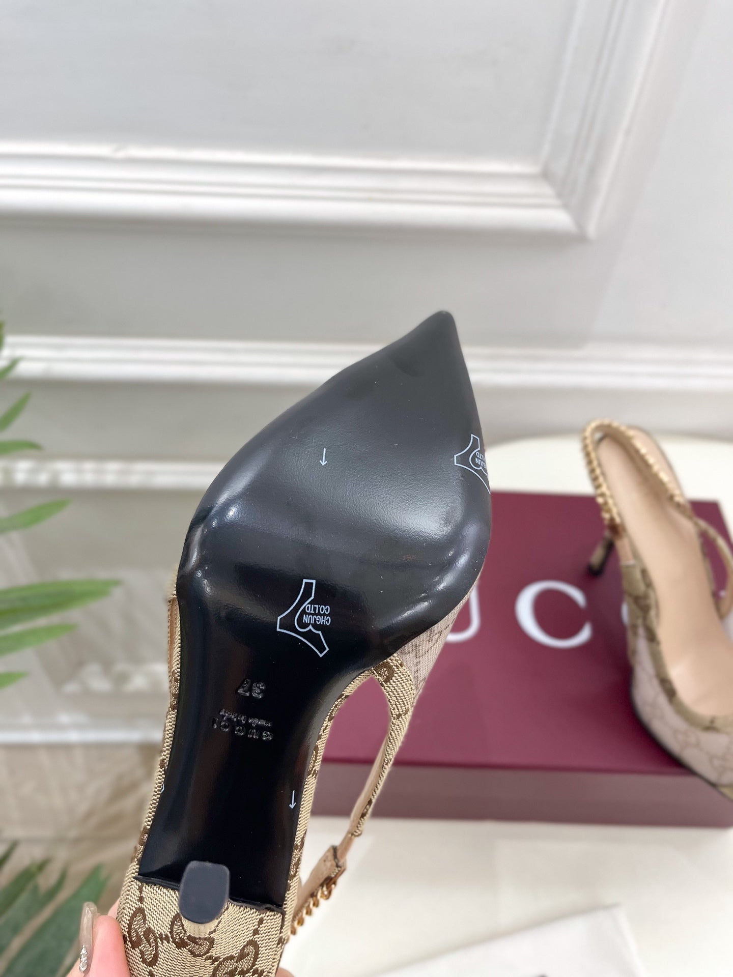 GU* 25SS pointed high heel sandals VIP