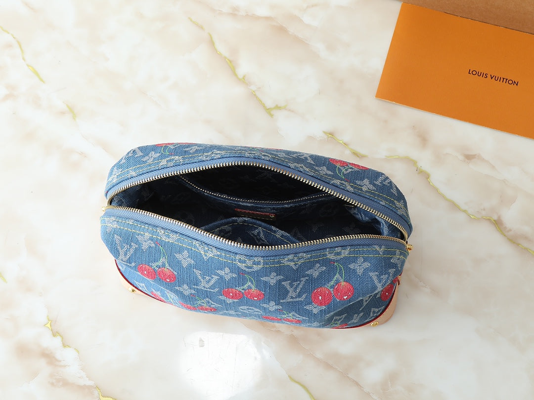 LOU* 25SS cherry cosmetic bag