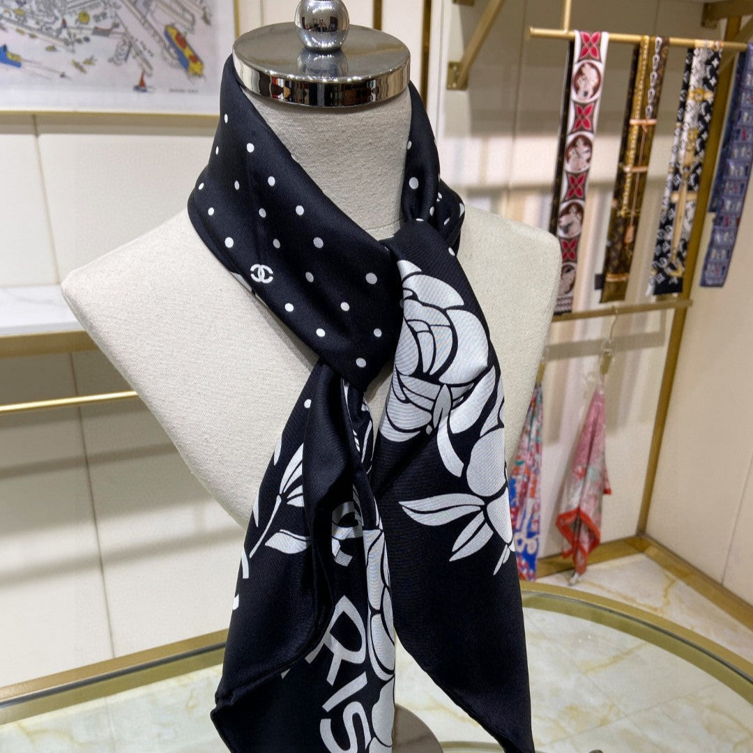 CHNA* Square scarf
