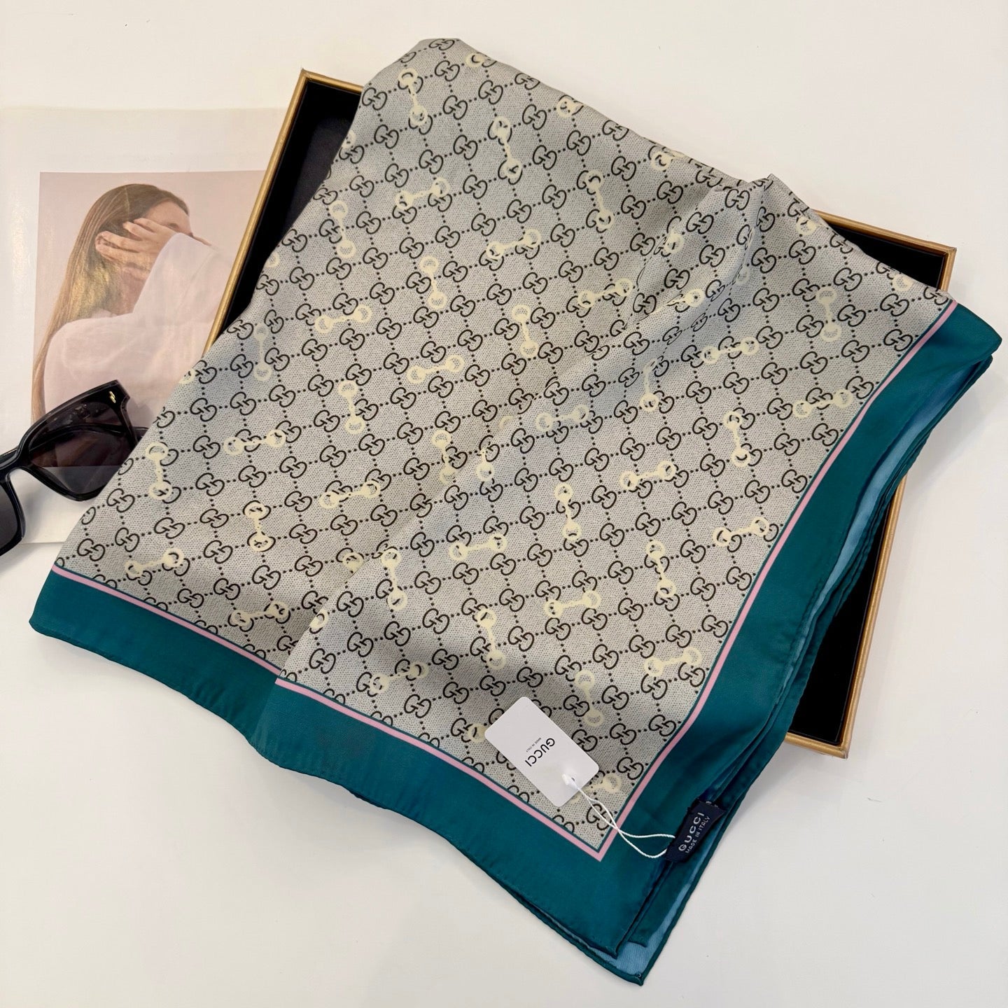 GUC* 25SS square scarf