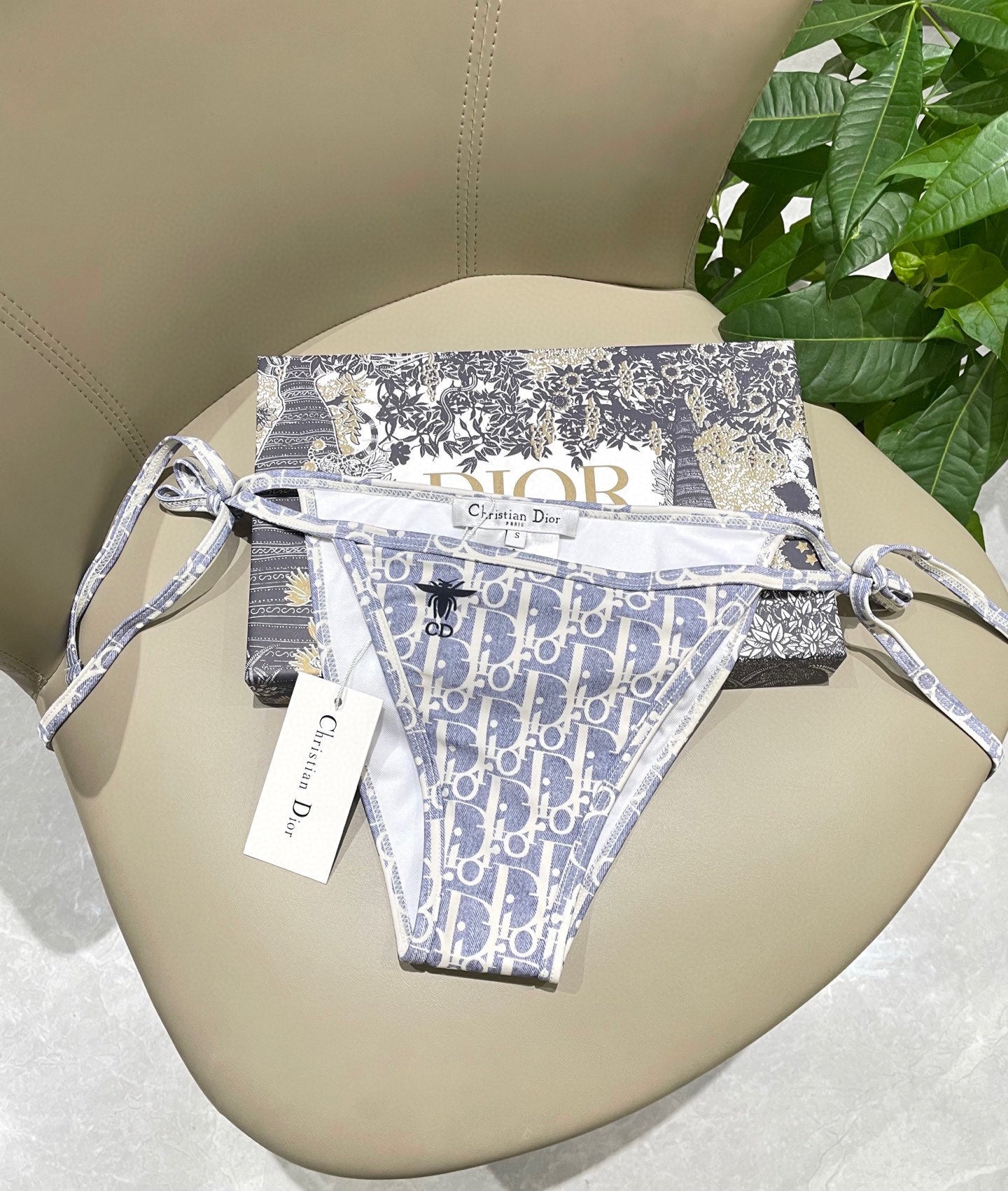 DIO* 25SS three piece swimsuit