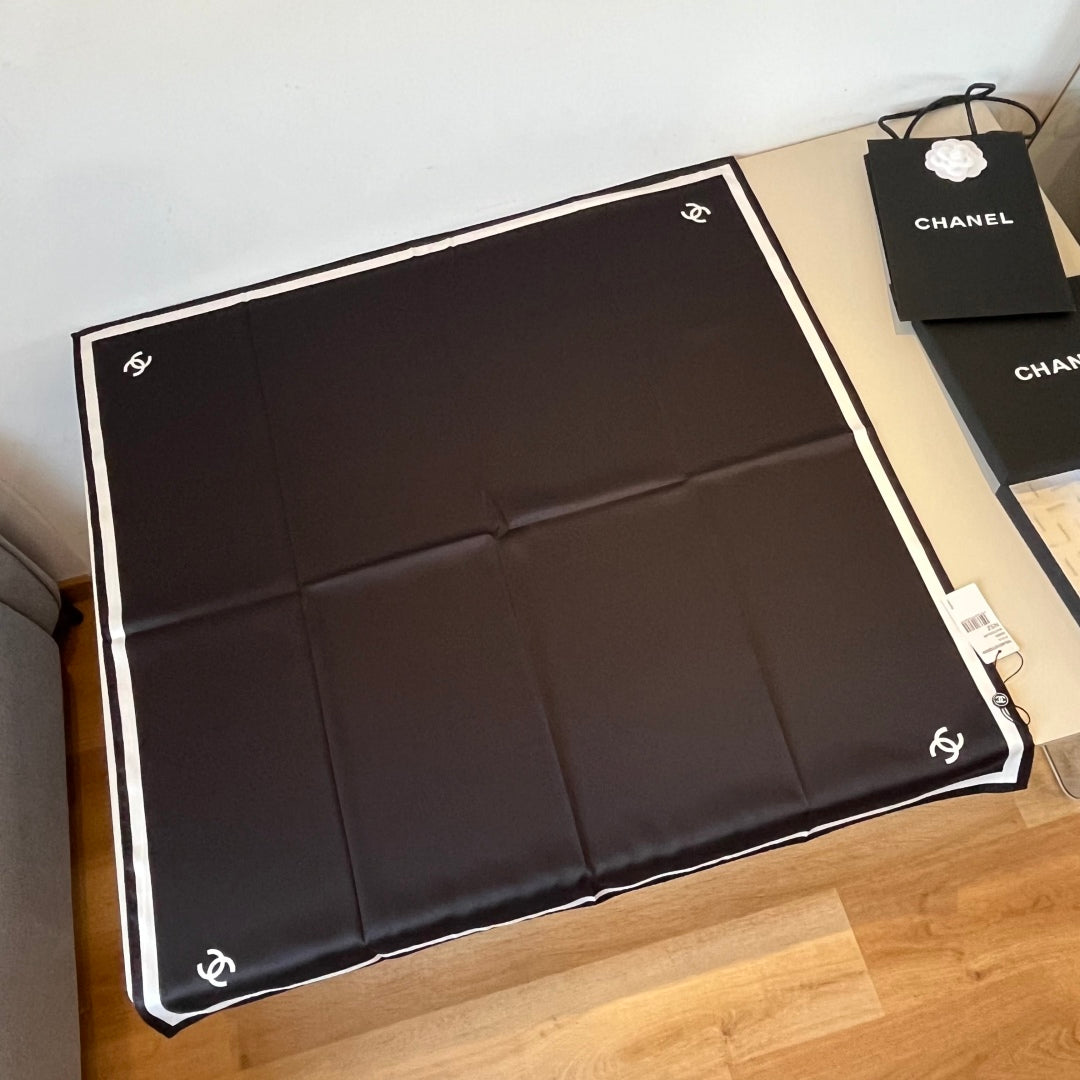 CHAN* 25SS 100% silk square scarf