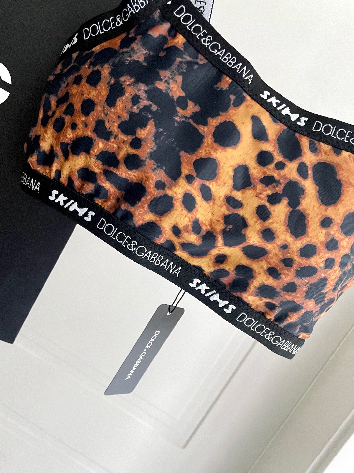 DG* TIGHT SWEATSHIRT