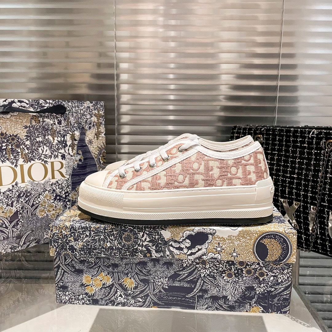 DIO* embroidered canvas sneakers