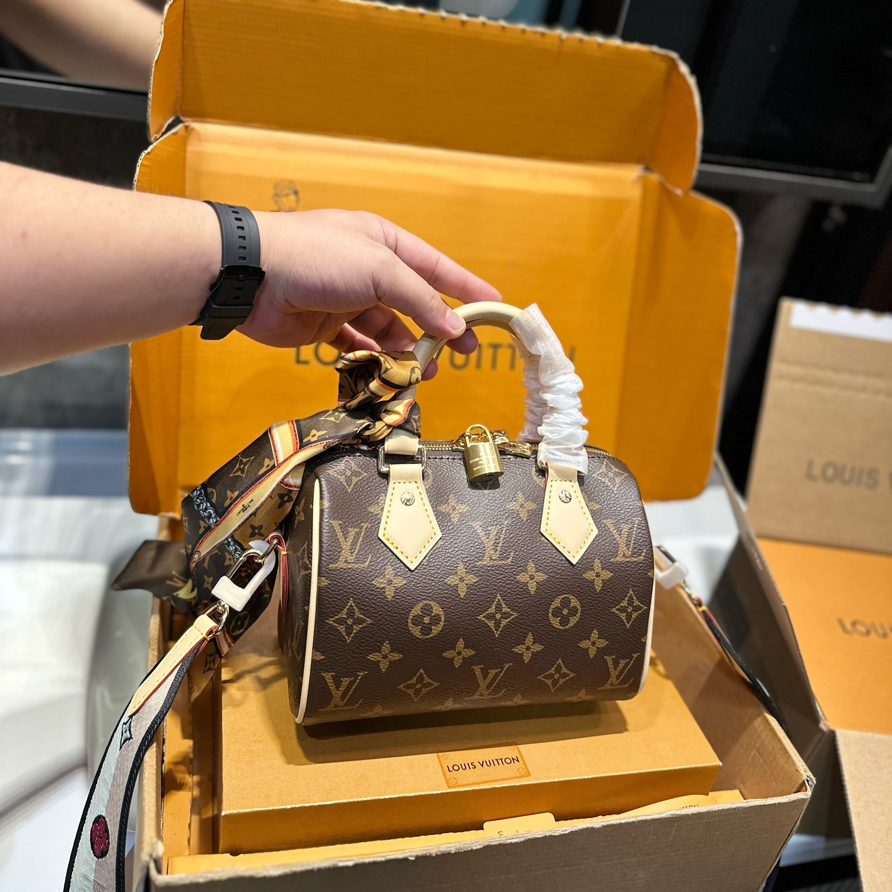 Nano Speedy Pillow Bag