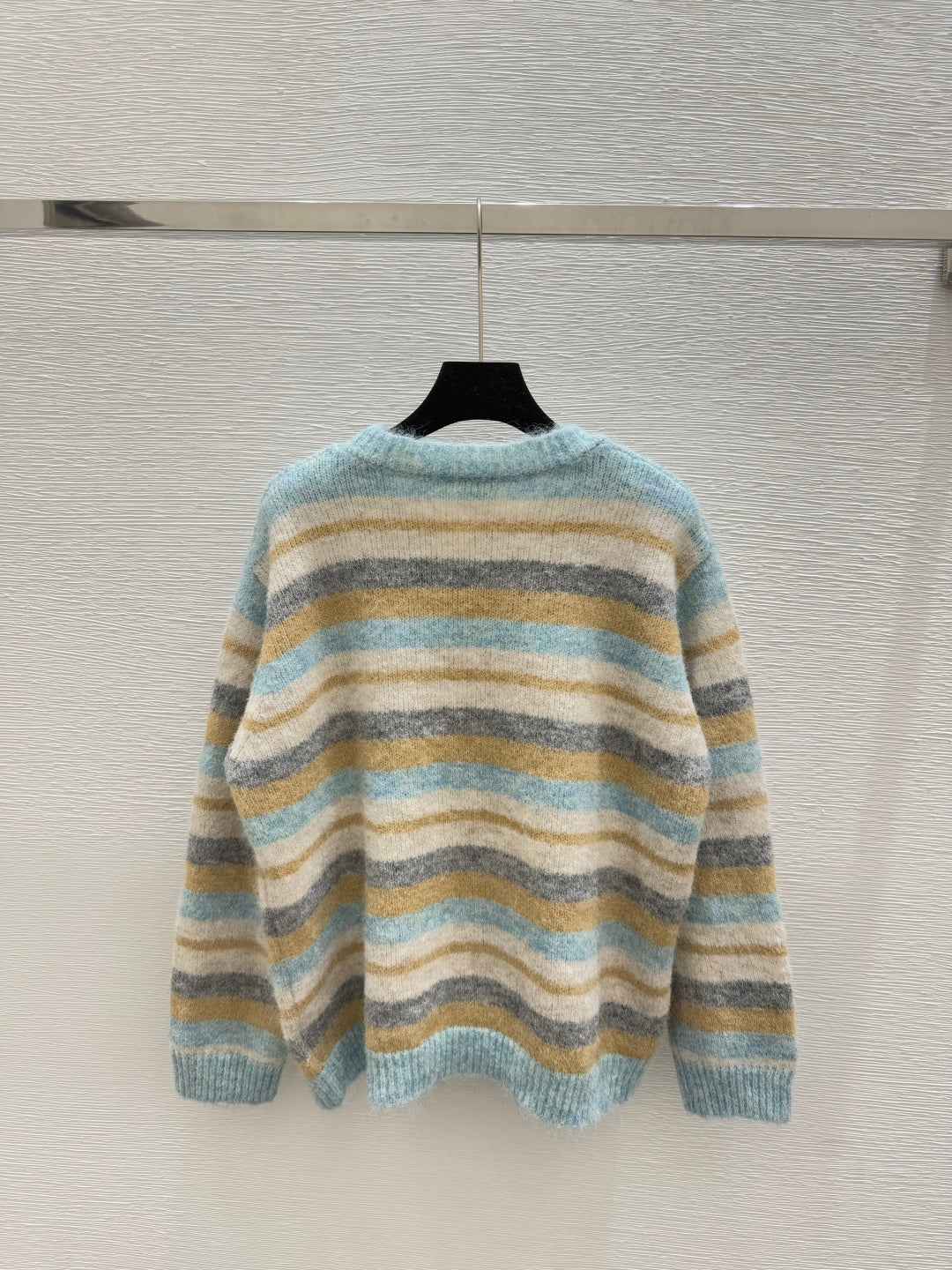 Loew* 25SS sweater