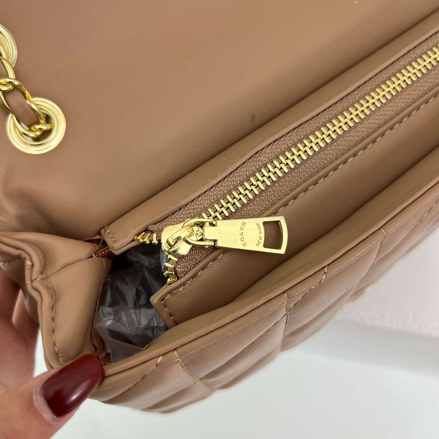 Quilted chain crossbody bag