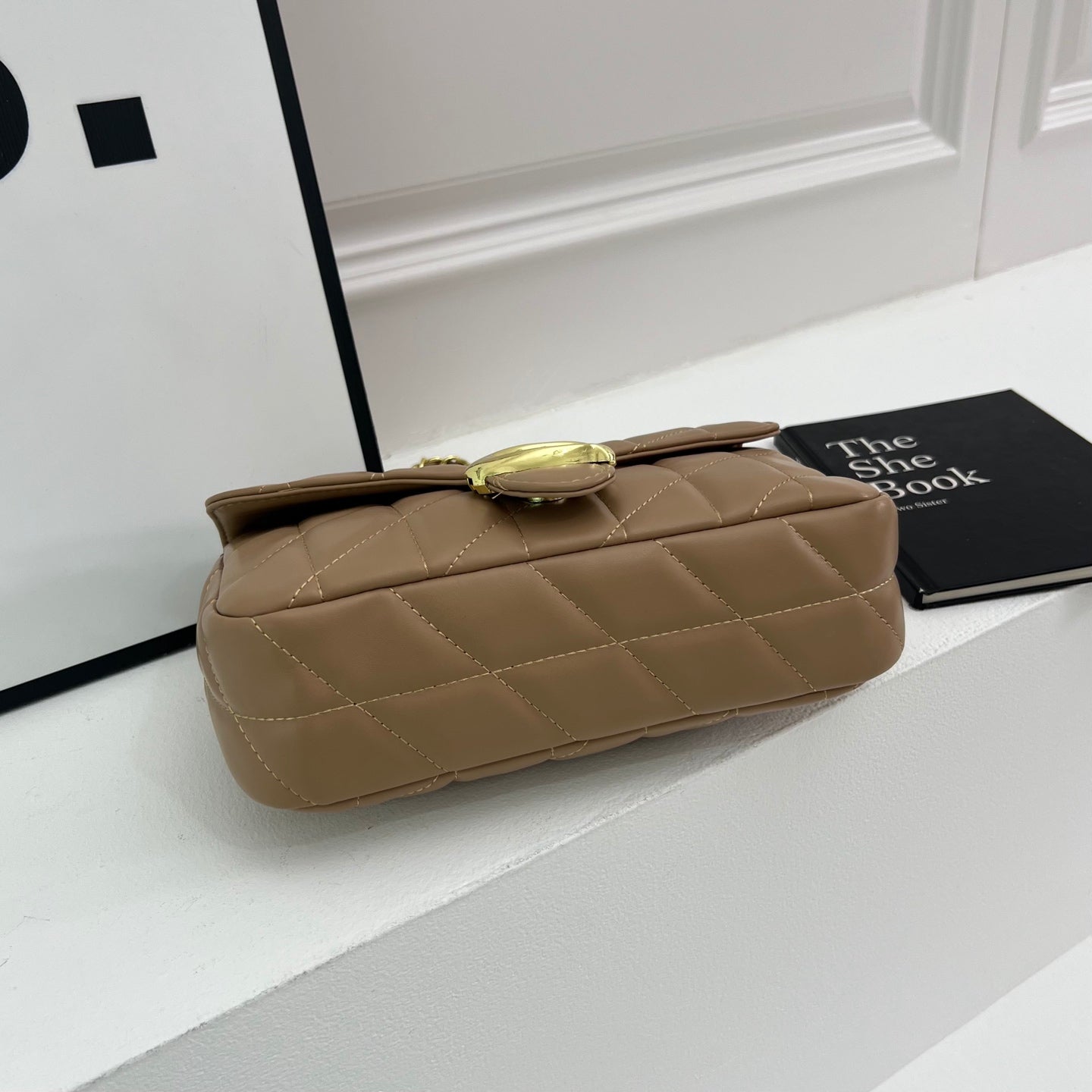 Quilted chain crossbody bag