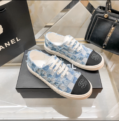 CHA* 24 new white shoes