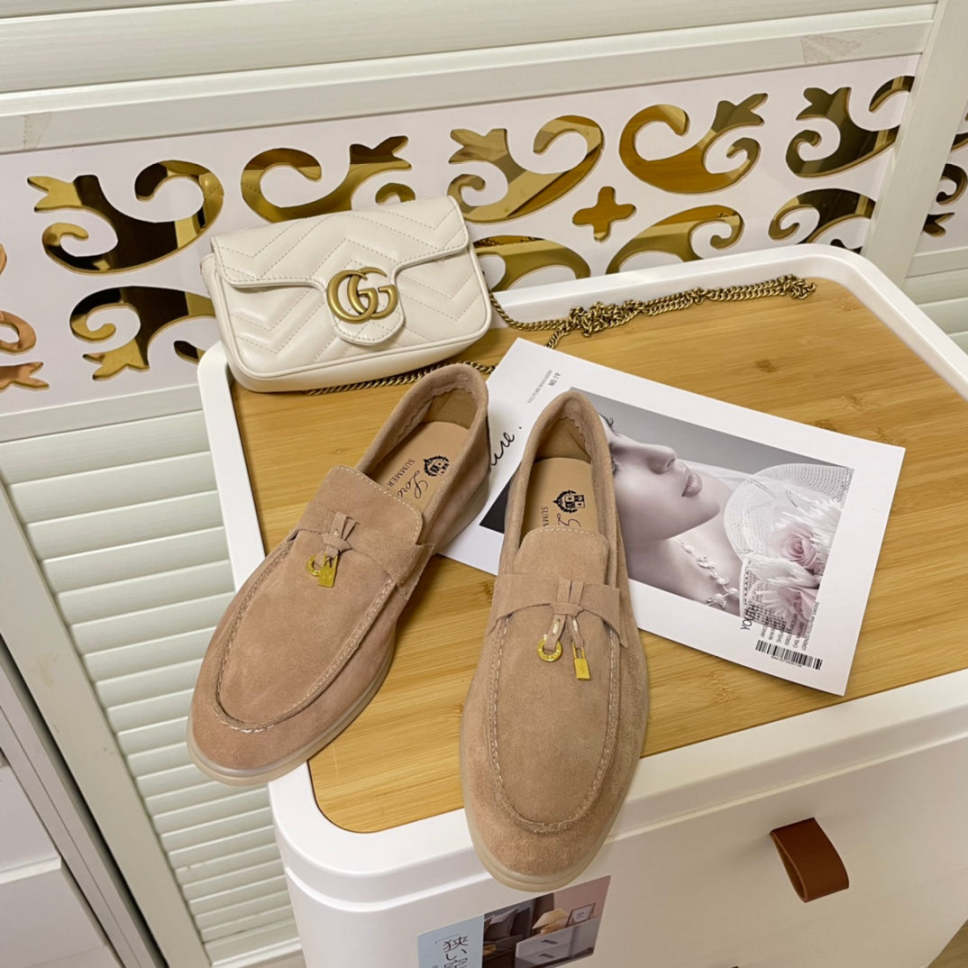 L    Cowhide Loafers (12 colours)