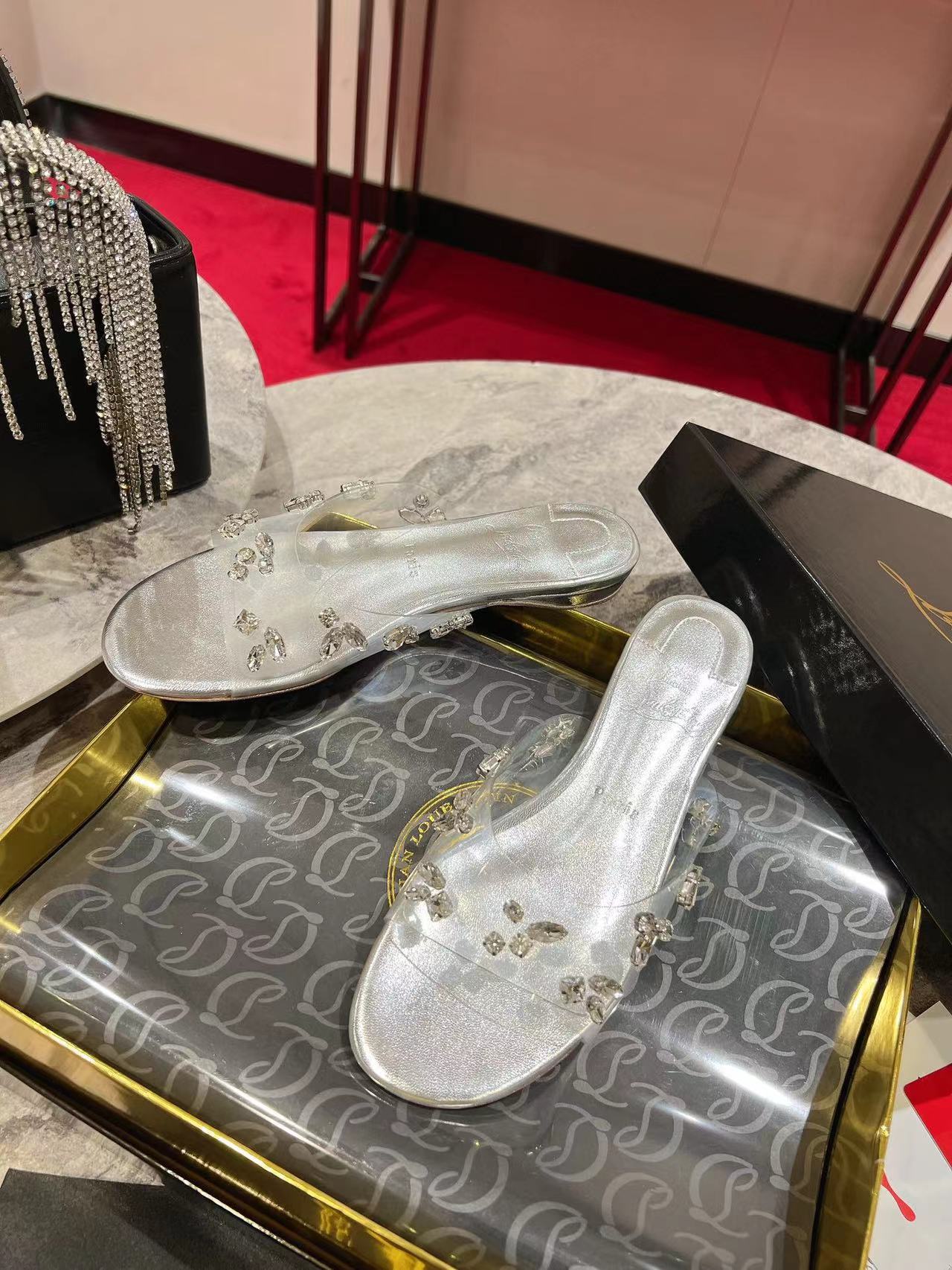 CL* new rhinestone slippers