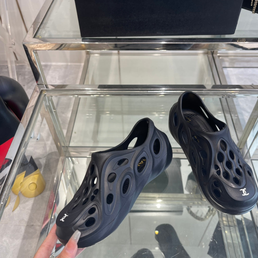 Pink hole slippers  VIP  1：1