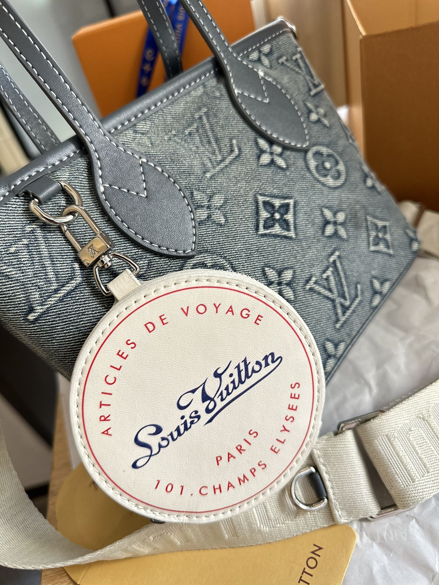 L new vintage embroidered wide shoulder strap shopping bag